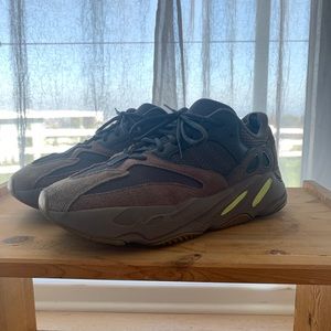 Yeezy Mauve 700 (SOLD)
